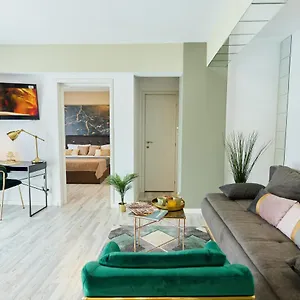 https://voguish.bucharesthotelsnow.com