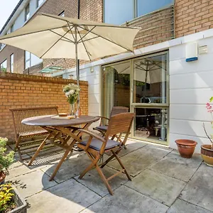 https://10-summerhouse-mews.yorkshirehotels.net